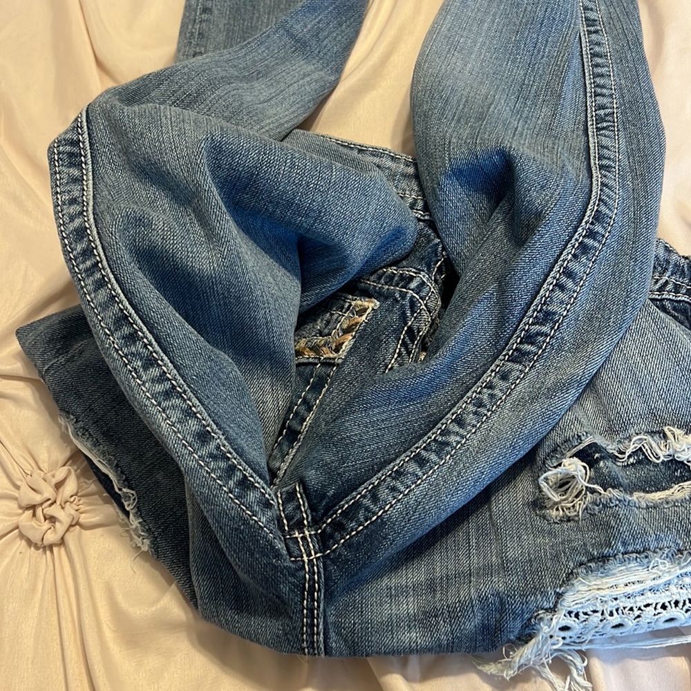 Like new Miss Me Boyfriend Cut Jeans Sz 28 - Picture 7 of 11